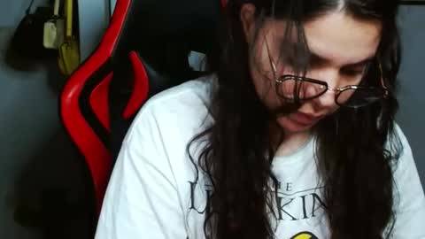 Snapshot of koranikky08 chatting on 12.20.24 Karoll online show from 12.20.24