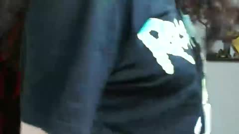 Snapshot of koranikky08 chatting on 01.08.25 Karoll online show from 01.08.25