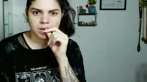 Snapshot of koranikky08 chatting on 09.18.25 Karoll online show from 09.18.25