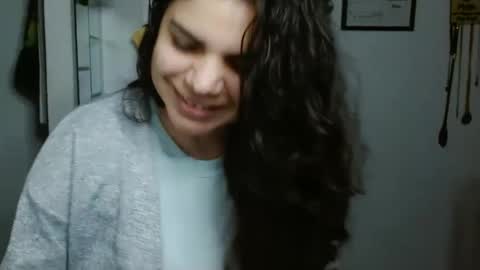 Snapshot of koranikky08 chatting on 10.08.25 Karoll online show from 10.08.25