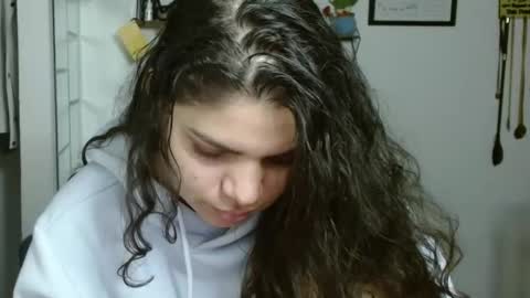 Snapshot of koranikky08 chatting on 10.21.25 Karoll online show from 10.21.25