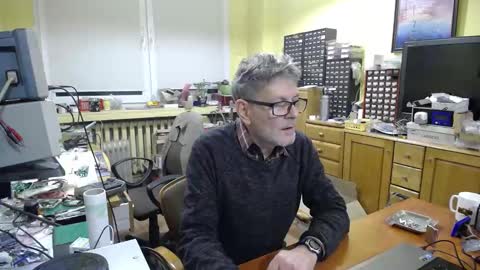 Snapshot of korek24hot chatting on 12.18.24 Korek online show from 12.18.24