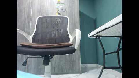 Snapshot of koto420 chatting on 03.09.25 Koto Bombon online show from 03.09.25