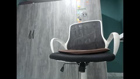 Snapshot of koto420 chatting on 03.10.25 Koto Bombon online show from 03.10.25