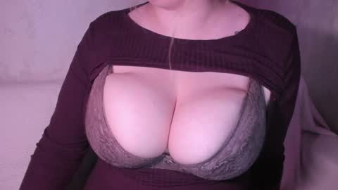 KrisRus online show from 10.18.25