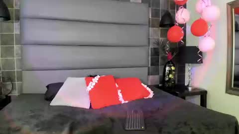 Snapshot of kris_kane chatting on 09.20.25 kriss online show from 09.20.25