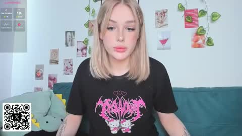 Snapshot of krisi_myrr chatting on 05.17.26 Kristina3 online show from 05.17.26