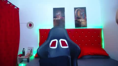 kriss_sweetboobs online show from 02.04.25