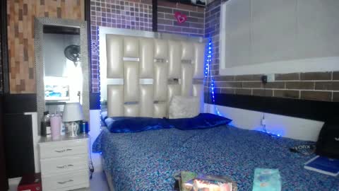 kriss_sweetboobs online show from 02.28.25