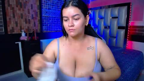 kriss_sweetboobs online show from 03.06.26
