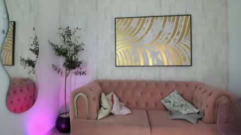 Snapshot of krissi_latore chatting on 04.22.26 Krisstine online show from 04.22.26