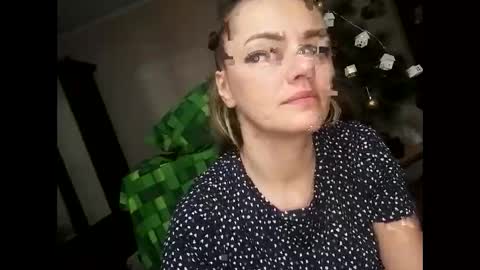 Snapshot of krisssexi chatting on 12.28.24 KrissSexi online show from 12.28.24