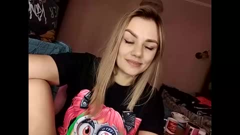 Snapshot of krisssexi chatting on 02.12.25 KrissSexi online show from 02.12.25