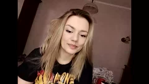 Snapshot of krisssexi chatting on 02.26.25 KrissSexi online show from 02.26.25