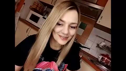 Snapshot of krisssexi chatting on 03.01.25 KrissSexi online show from 03.01.25