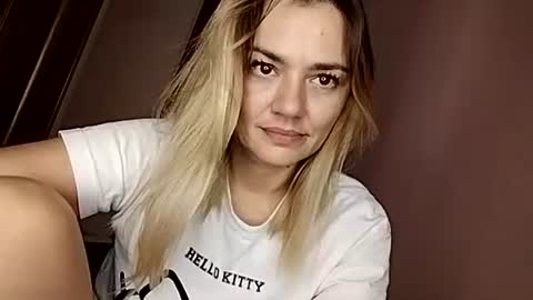 Snapshot of krisssexi chatting on 09.16.25 KrissSexi online show from 09.16.25