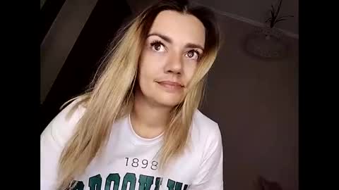 Snapshot of krisssexi chatting on 10.11.25 KrissSexi online show from 10.11.25