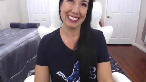 Krissy online show from 10.05.25