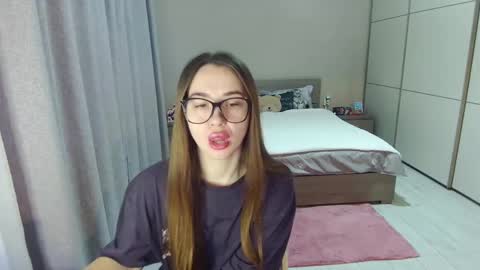 twitter    Annemarye 23 online show from 12.23.25