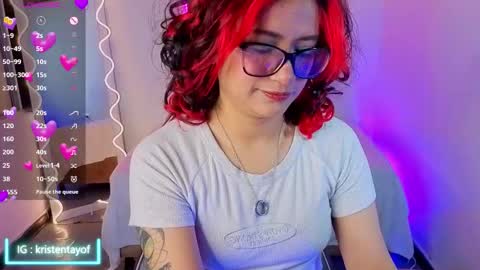 Snapshot of kristen_tay chatting on 10.09.25 kristen_tay online show from 10.09.25