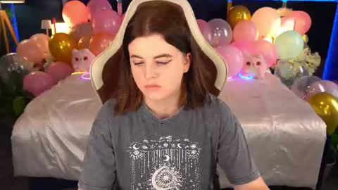 Snapshot of kristifoxy chatting on 06.28.26 kristifoxy online show from 06.28.26