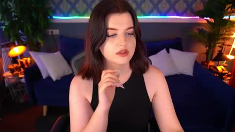 Snapshot of kristifoxy chatting on 07.12.26 kristifoxy online show from 07.12.26
