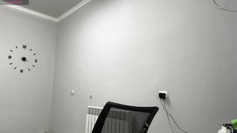 Snapshot of kristimanes chatting on 04.16.26 Rin online show from 04.16.26