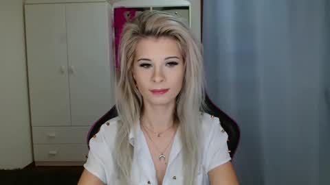 KristineAmore online show from 10.27.25