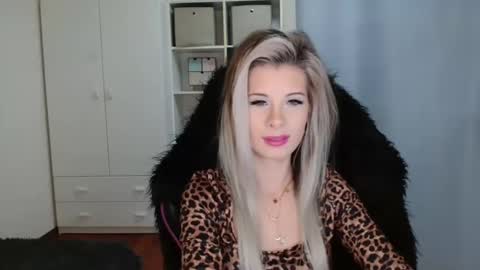 KristineAmore online show from 11.08.25