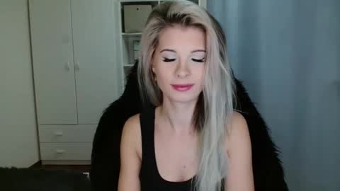 KristineAmore online show from 11.10.25