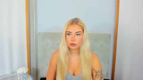 KristyFlowers online show from 02.12.25