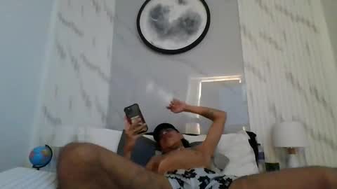 Snapshot of krlitoshincapie chatting on 10.27.25 krlitoshincapie online show from 10.27.25