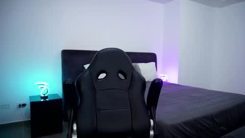 Snapshot of krops_ chatting on 03.06.25 KROPS online show from 03.06.25