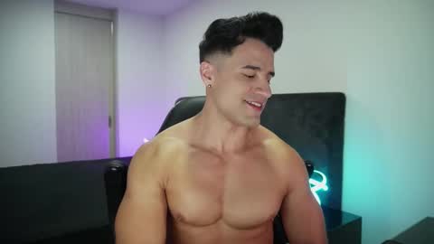 Snapshot of krops_ chatting on 10.01.25 KROPS online show from 10.01.25