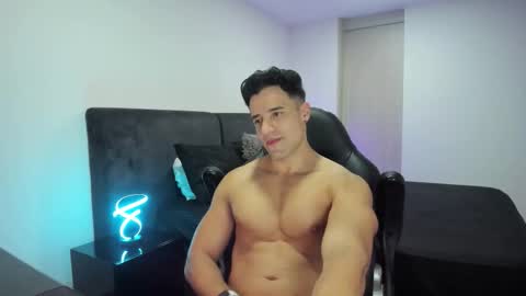 Snapshot of krops_ chatting on 10.05.25 KROPS online show from 10.05.25