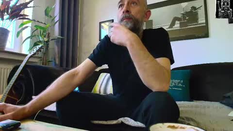 Snapshot of krummersaebel chatting on 02.25.25 krummersaebel online show from 02.25.25