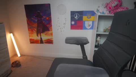 Snapshot of krystalsyxx chatting on 03.07.25 Krystal Syx online show from 03.07.25