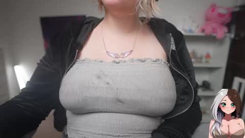 Snapshot of krystalsyxx chatting on 09.28.25 Krystal Syx online show from 09.28.25