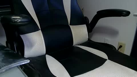 Snapshot of kumtimer chatting on 12.13.24 kumtimer online show from 12.13.24