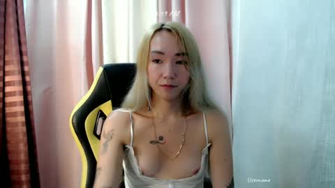Snapshot of kweenie1026 chatting on 06.11.26 kweenie1026 online show from 06.11.26