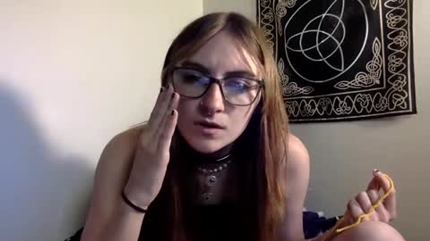 Snapshot of kylianna chatting on 09.20.25 Kylianna online show from 09.20.25