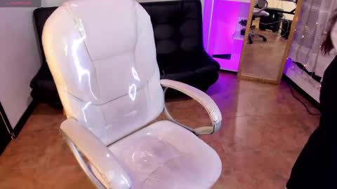 kylie online show from 10.01.25