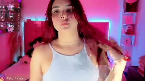 Snapshot of kylie_hottt_ chatting on 03.31.26 k ylie online show from 03.31.26