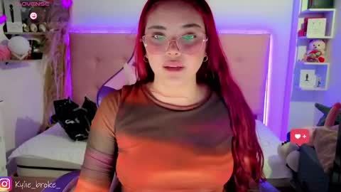 Snapshot of kylie_hottt_ chatting on 05.16.26 k ylie online show from 05.16.26