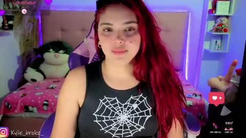 Snapshot of kylie_hottt_ chatting on 05.28.26 k ylie online show from 05.28.26