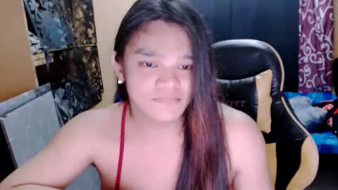 Snapshot of kylieebarbie97 chatting on 11.10.25 SC pchix2022 online show from 11.10.25