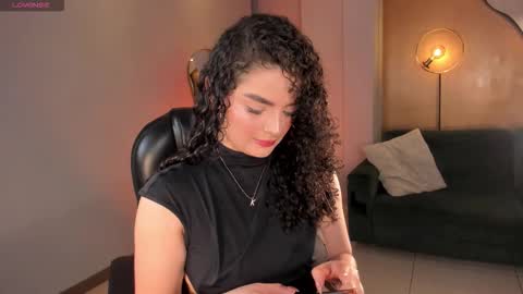 Snapshot of kyliejenkins1 chatting on 12.16.25 Kylie Jenkins online show from 12.16.25