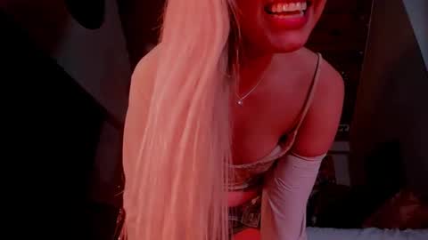 Snapshot of kyliekandy chatting on 02.15.25   online show from 02.15.25
