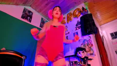 Snapshot of kyliekandy chatting on 10.12.25   online show from 10.12.25