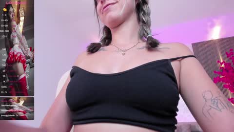 Snapshot of kyliie_jones chatting on 12.18.24 KYLIE online show from 12.18.24